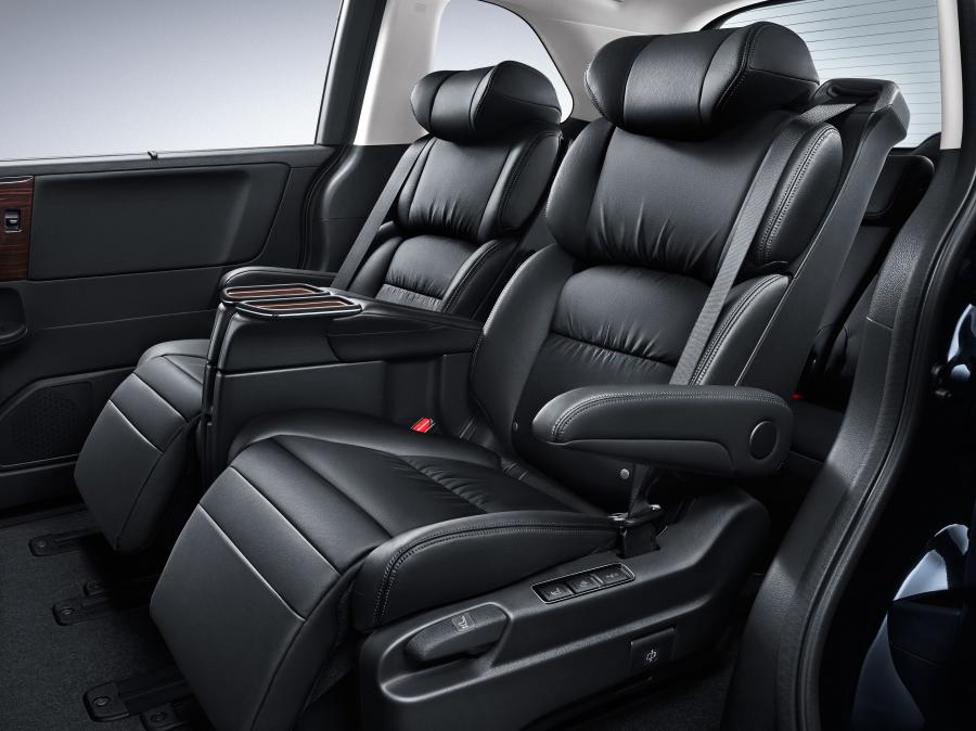 Интерьер Honda Odyssey Sport Hybrid 2019 года  (фото 10 из 40)